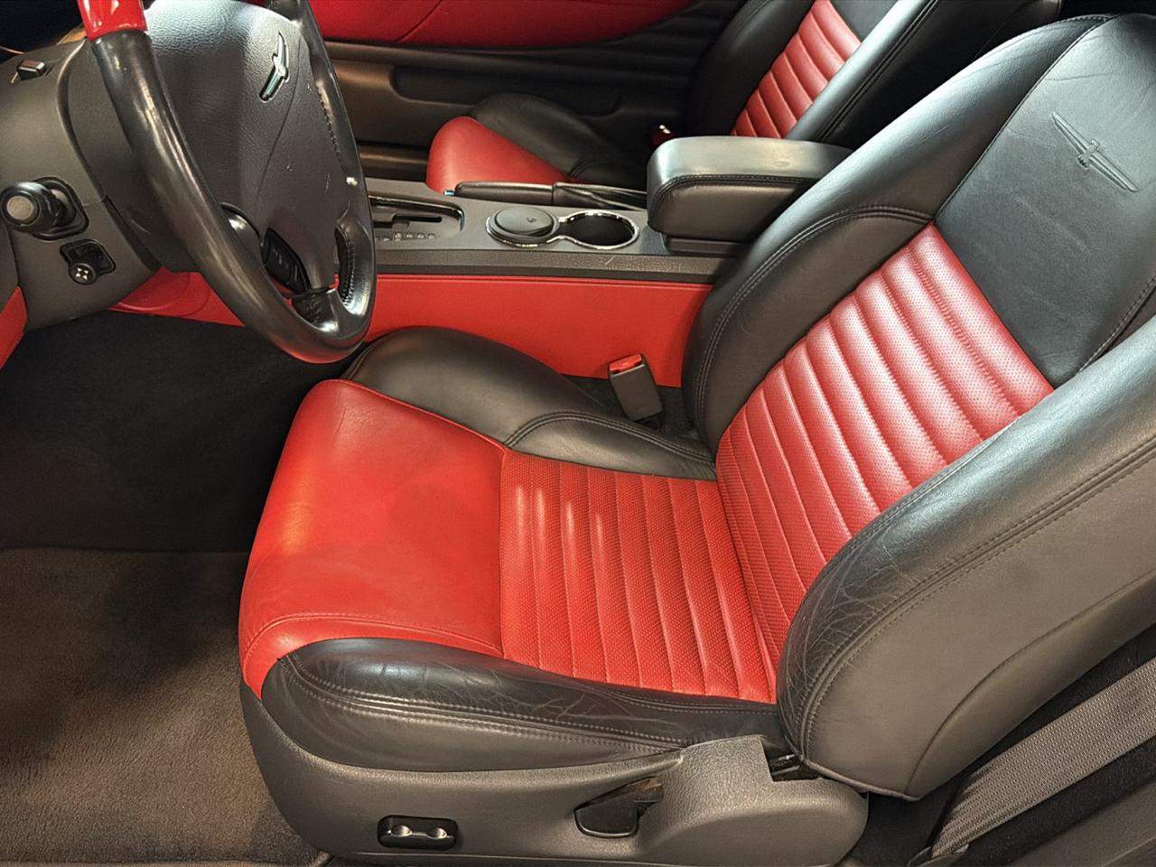 Ford Thunderbird Deluxe 2002