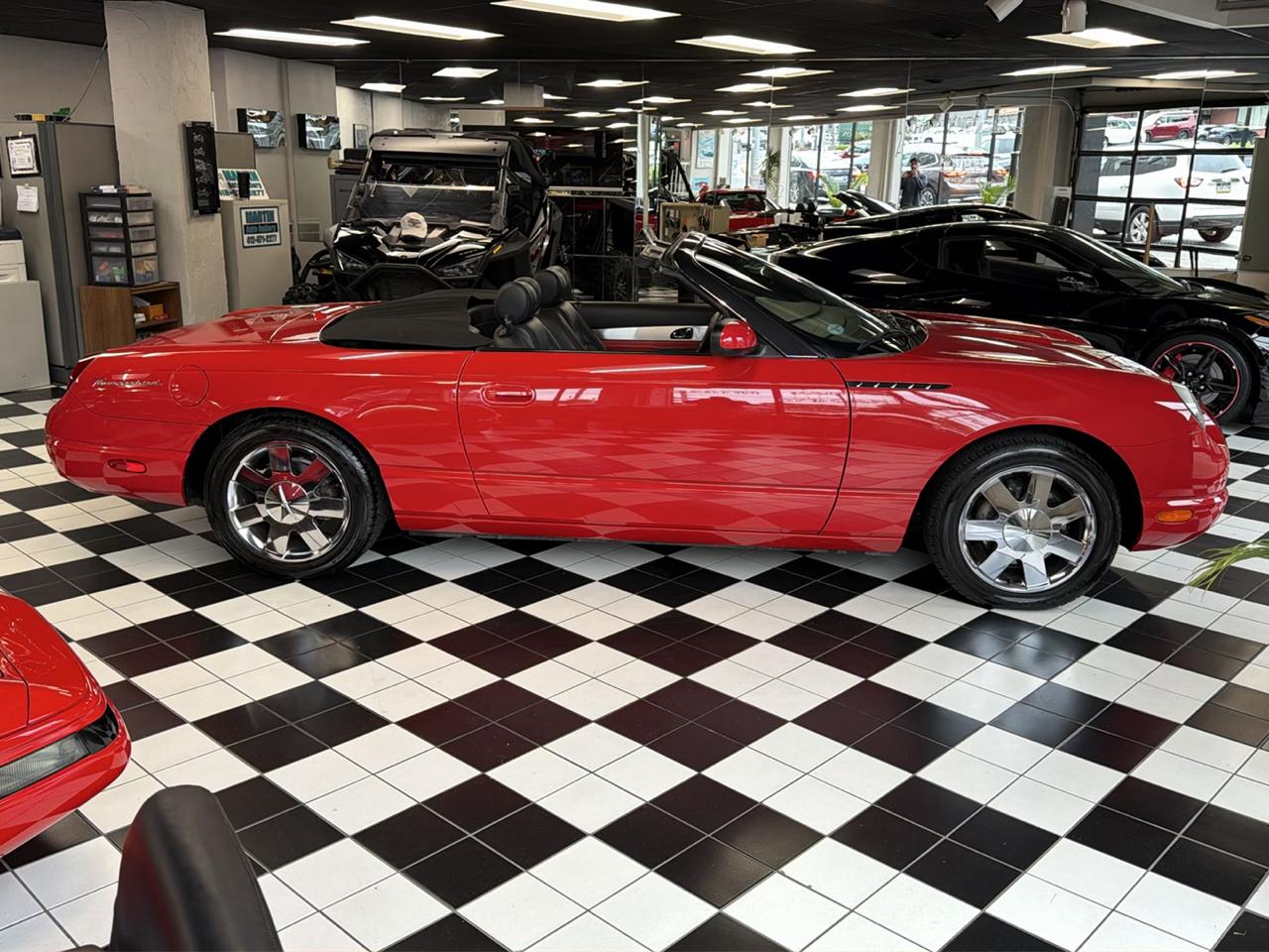 Ford Thunderbird Deluxe 2002