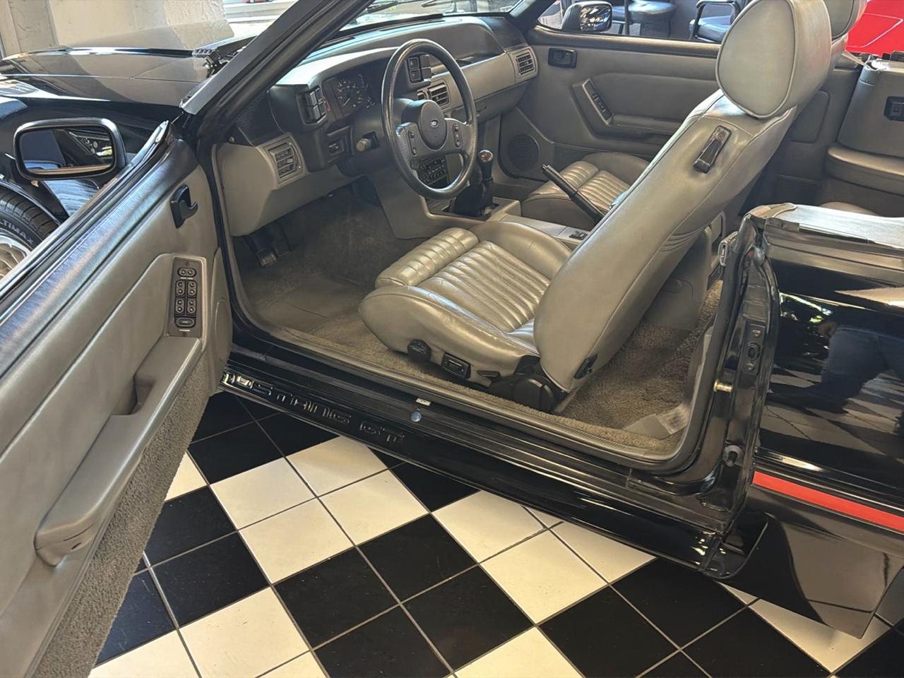 Ford Mustang GT convertible 1988