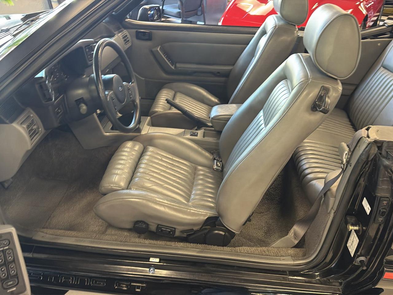 Ford Mustang GT convertible 1988