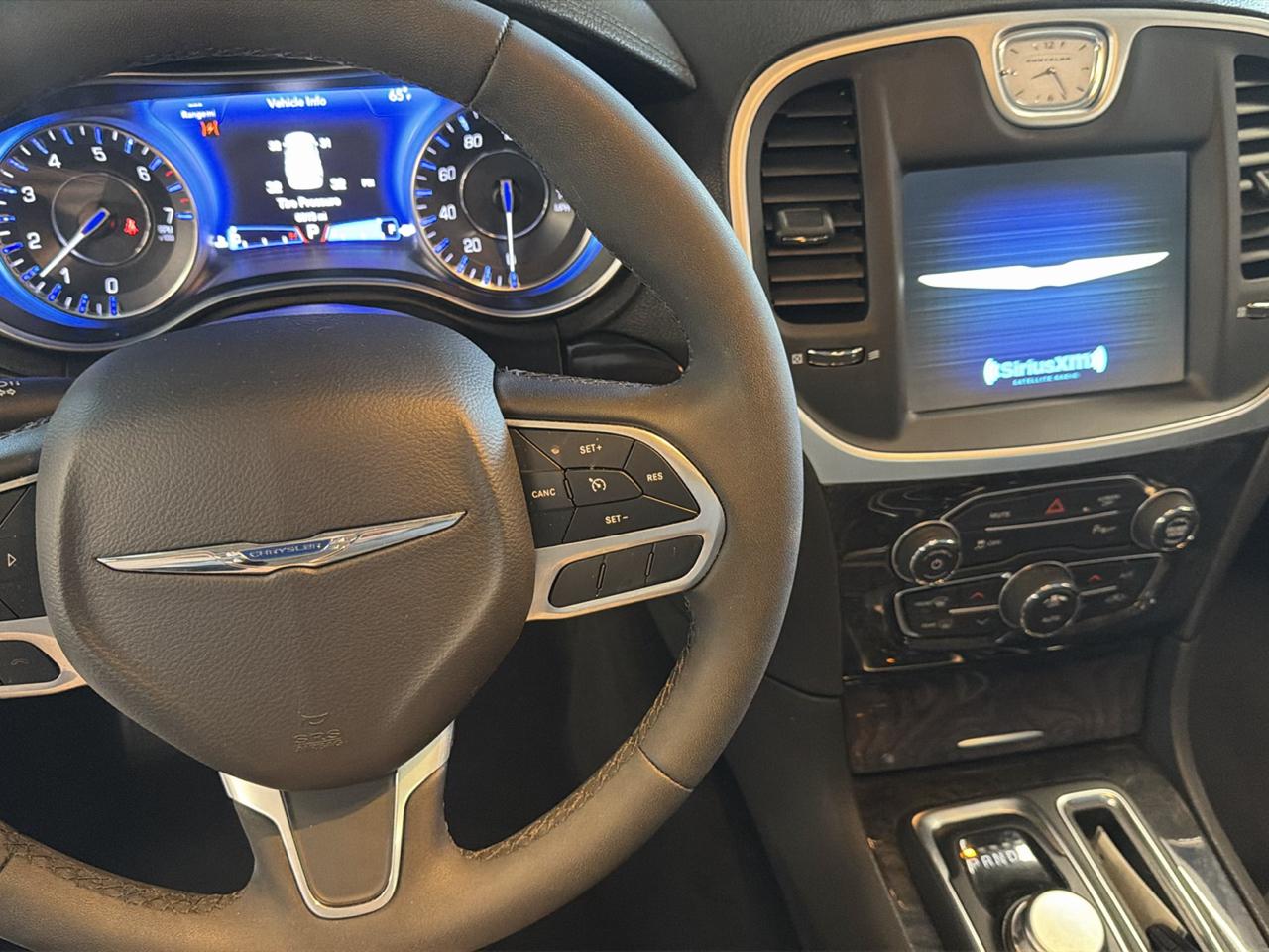 Chrysler 300 Touring L AWD 2023