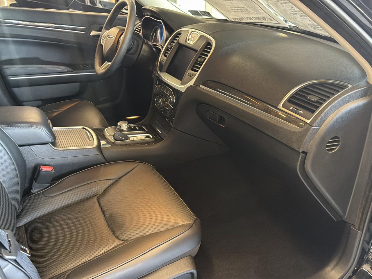 Chrysler 300 Touring L AWD 2023