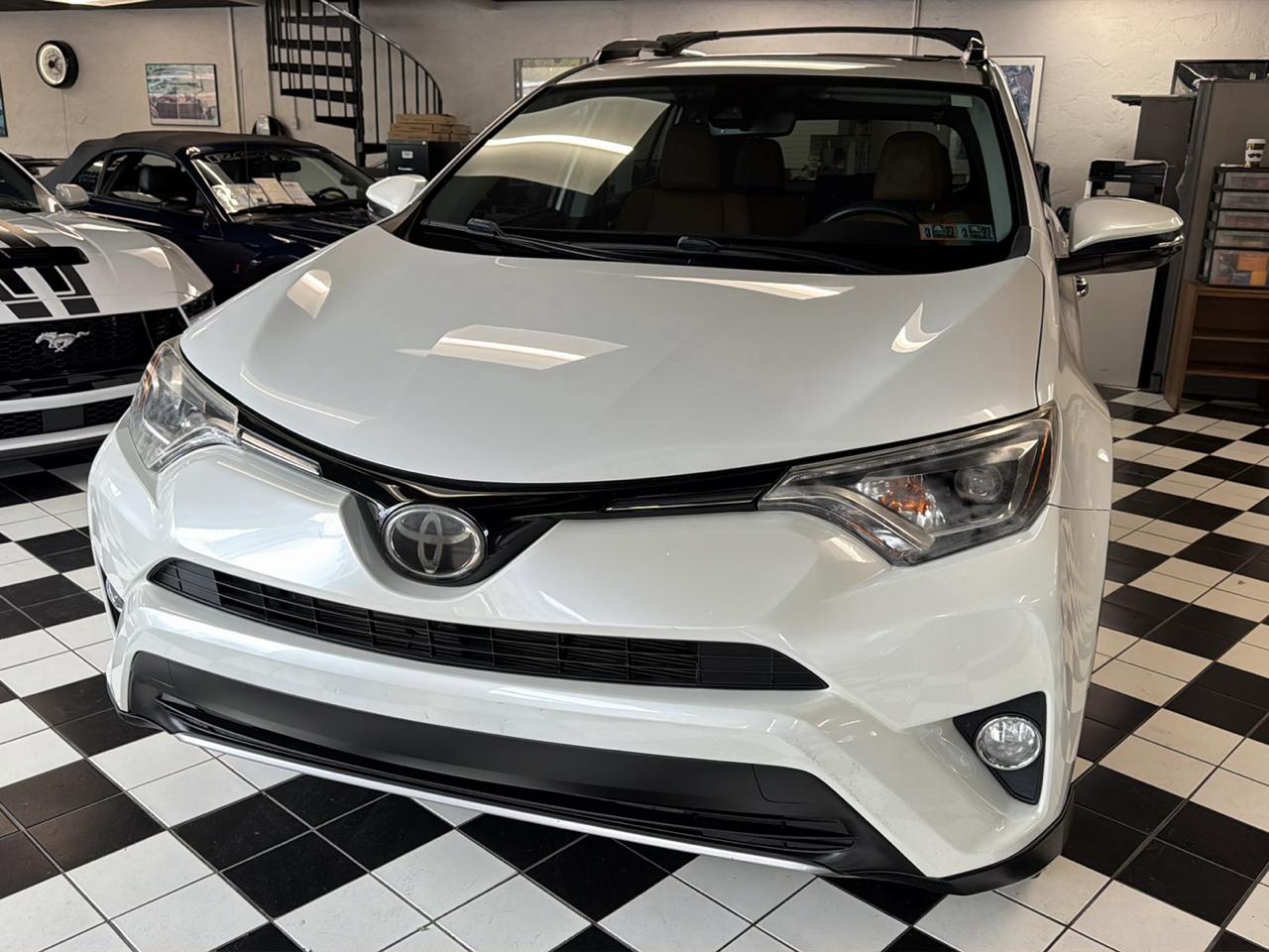 Toyota RAV4 Limited AWD 2018