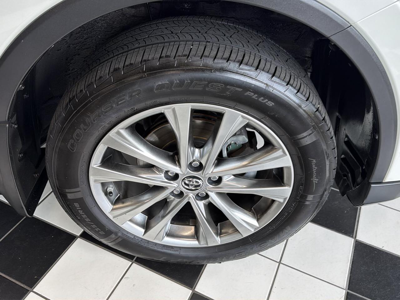 Toyota RAV4 Limited AWD 2018