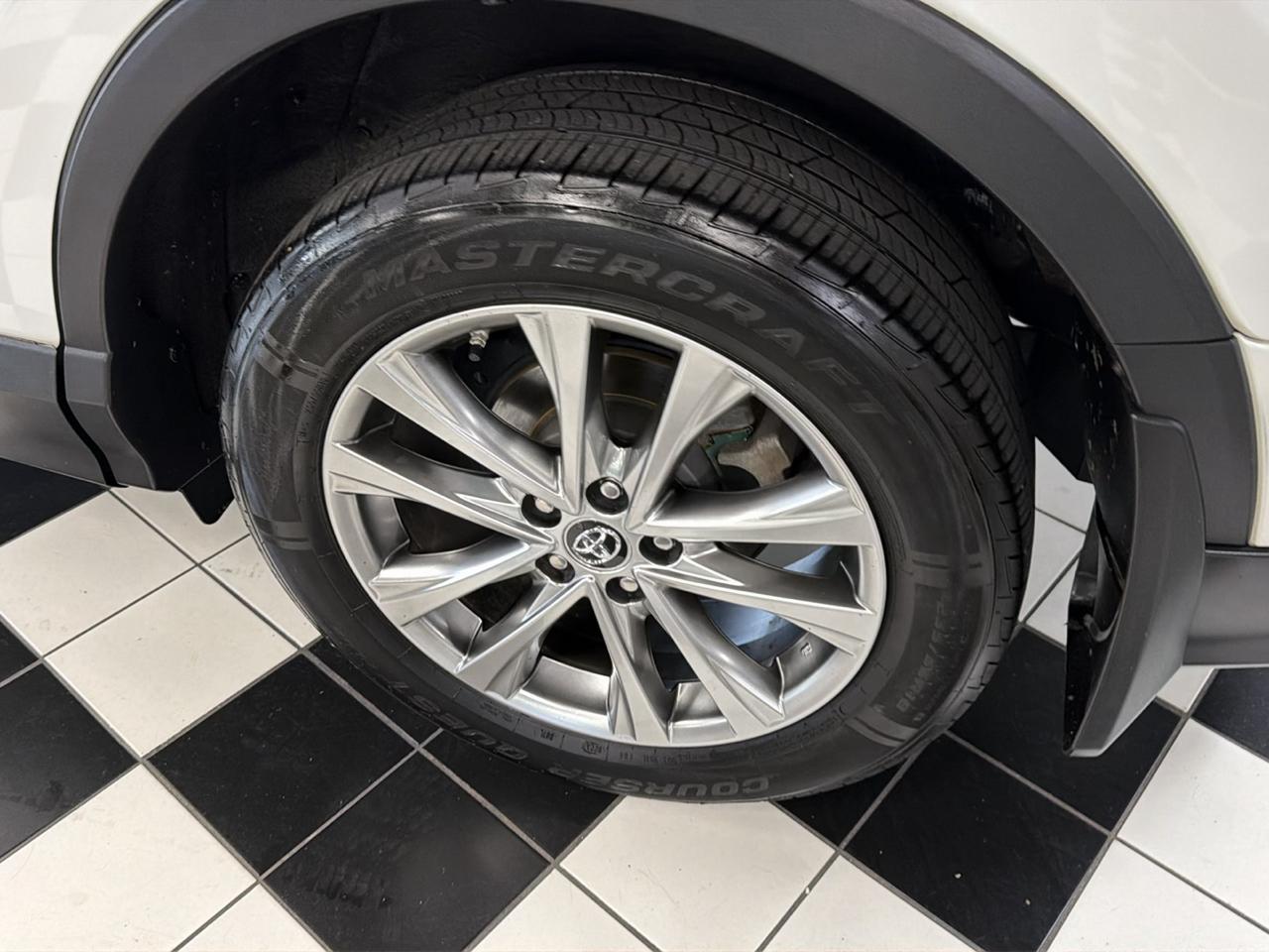 Toyota RAV4 Limited AWD 2018