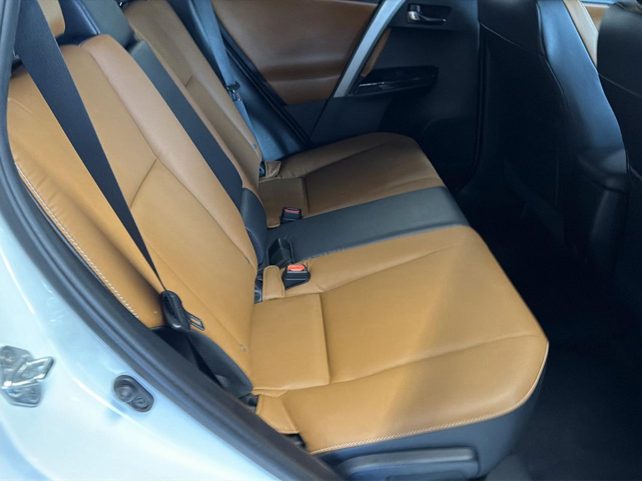 Toyota RAV4 Limited AWD 2018