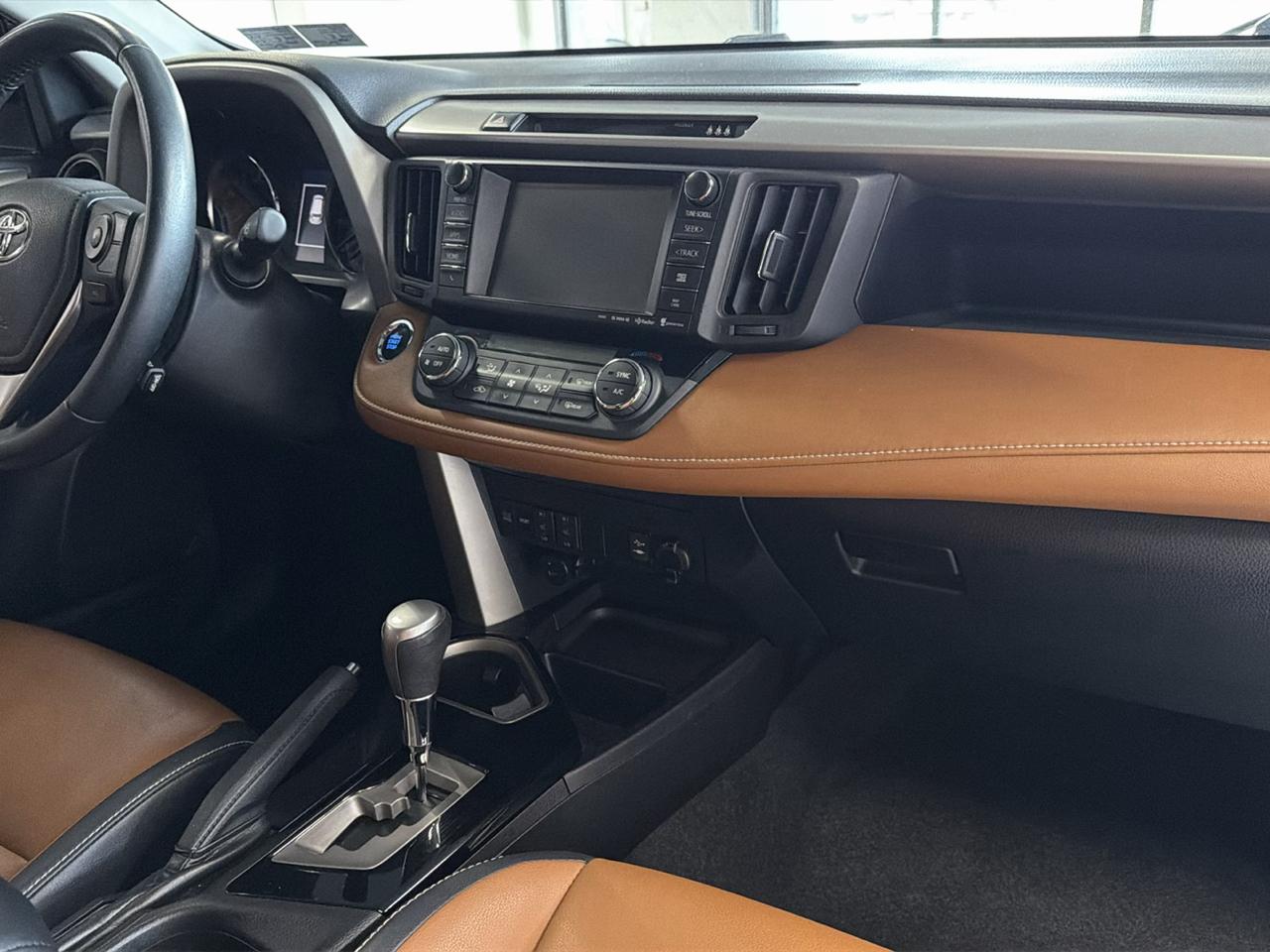 Toyota RAV4 Limited AWD 2018