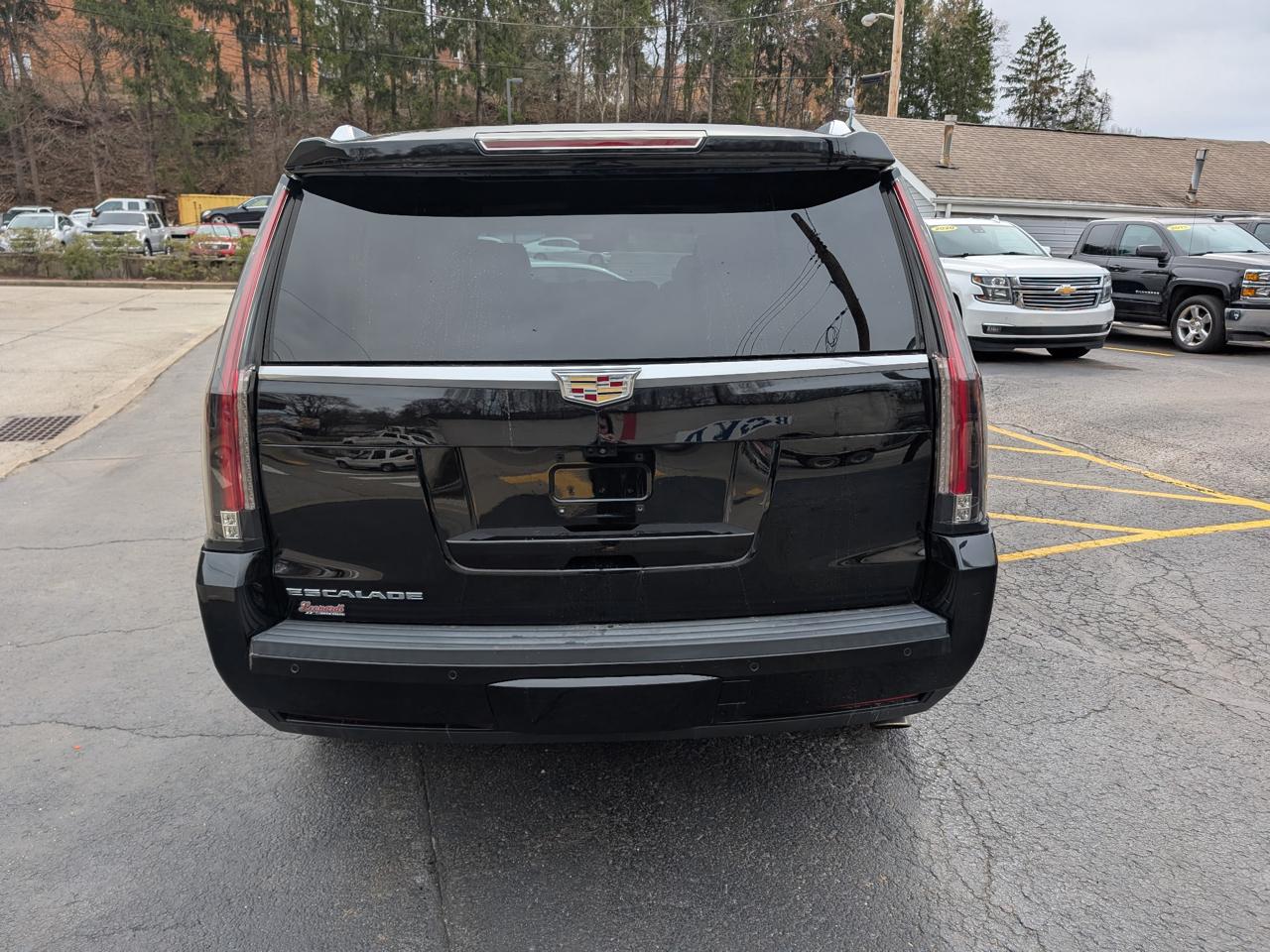 Cadillac Escalade 4WD 4dr Luxury 2018