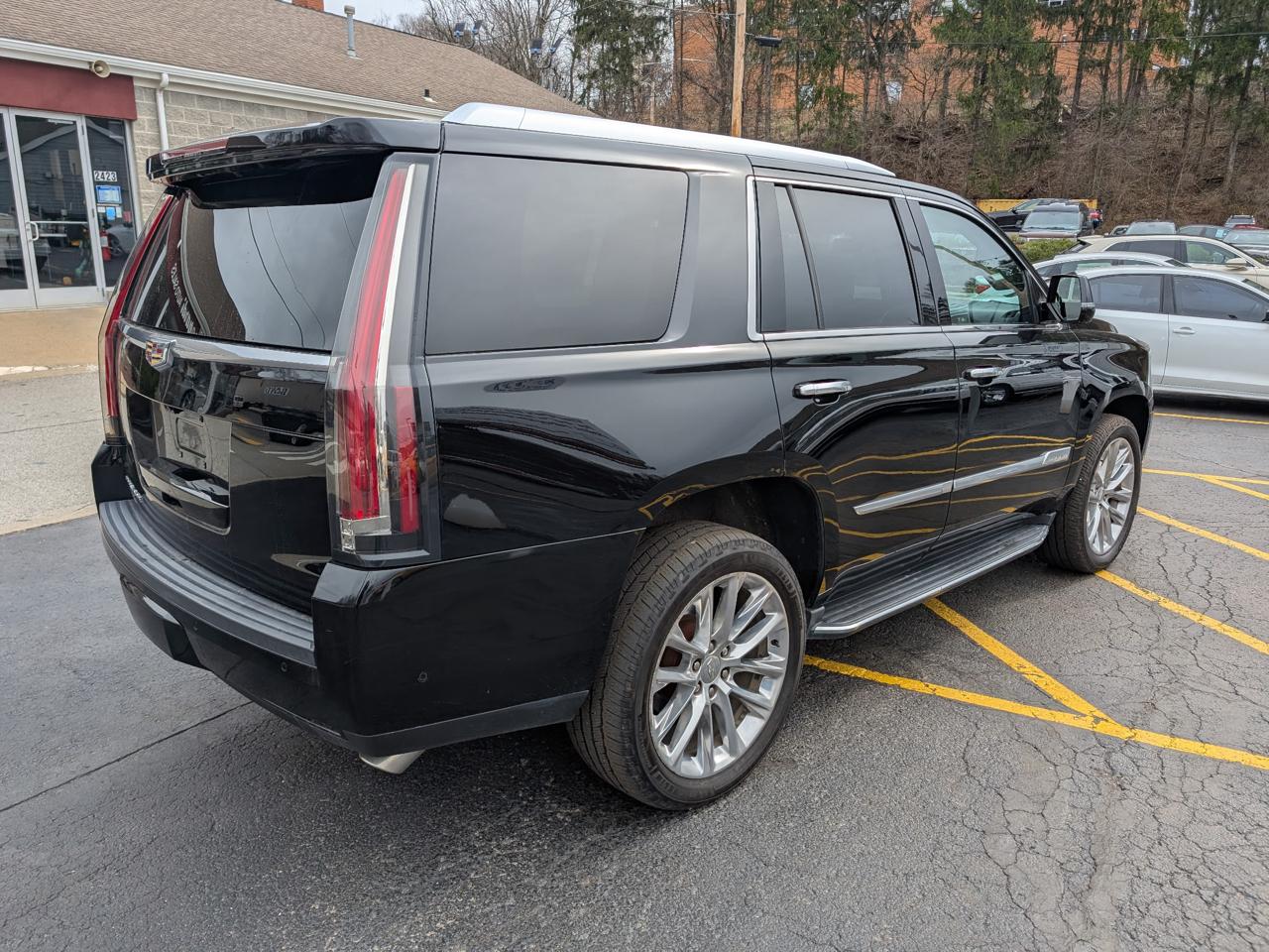Cadillac Escalade 4WD 4dr Luxury 2018
