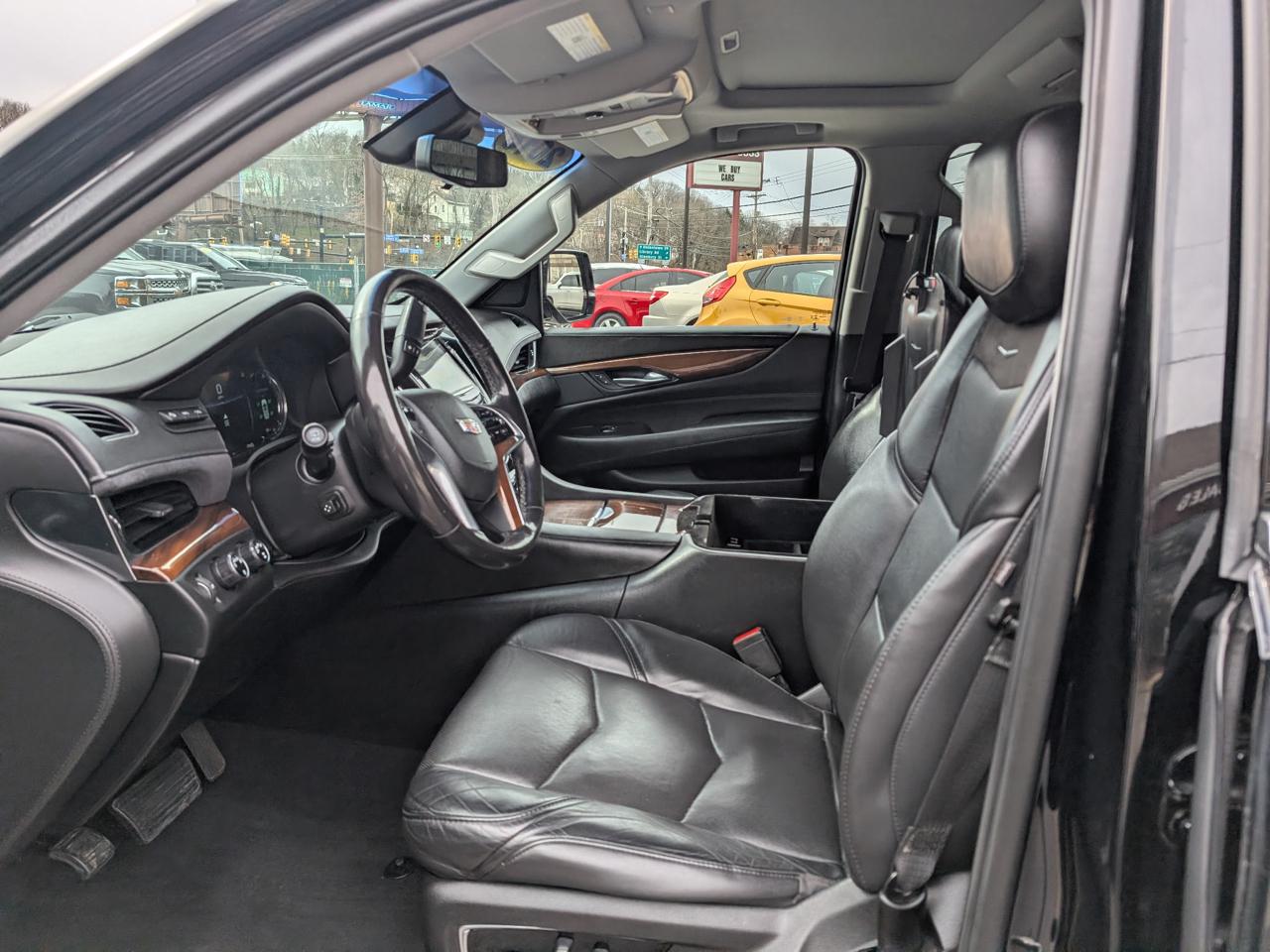 Cadillac Escalade 4WD 4dr Luxury 2018