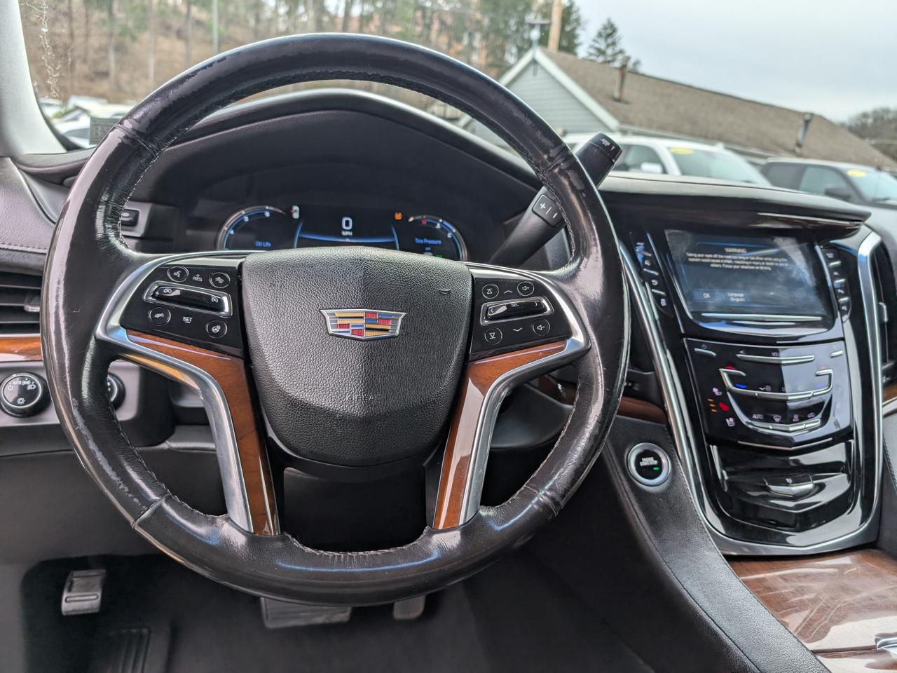 Cadillac Escalade 4WD 4dr Luxury 2018