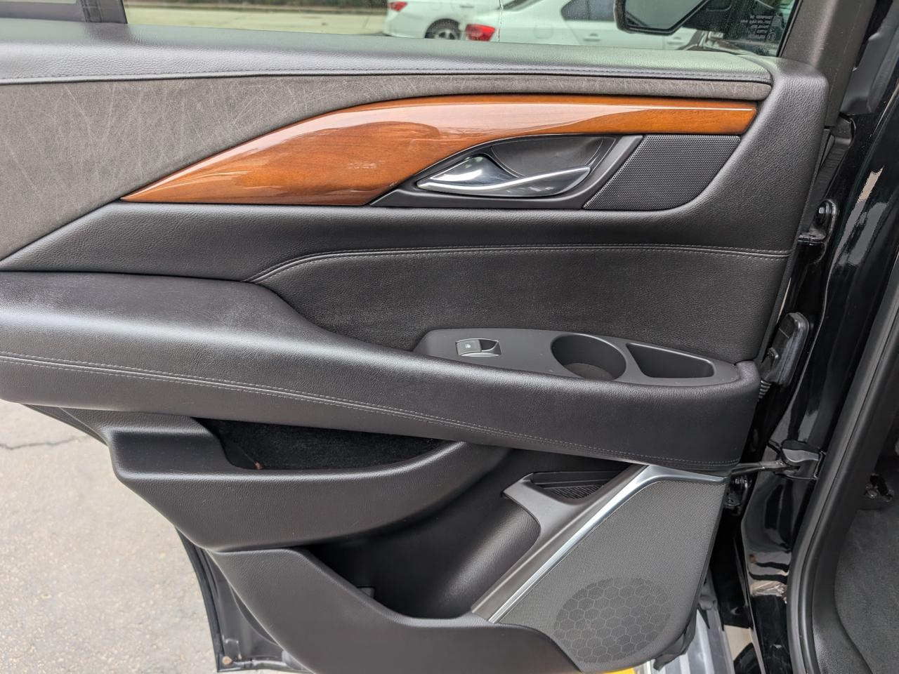 Cadillac Escalade 4WD 4dr Luxury 2018