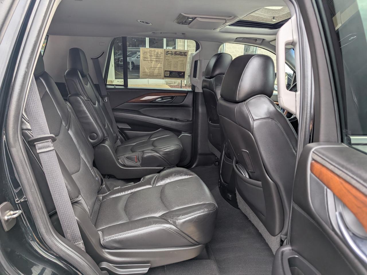 Cadillac Escalade 4WD 4dr Luxury 2018