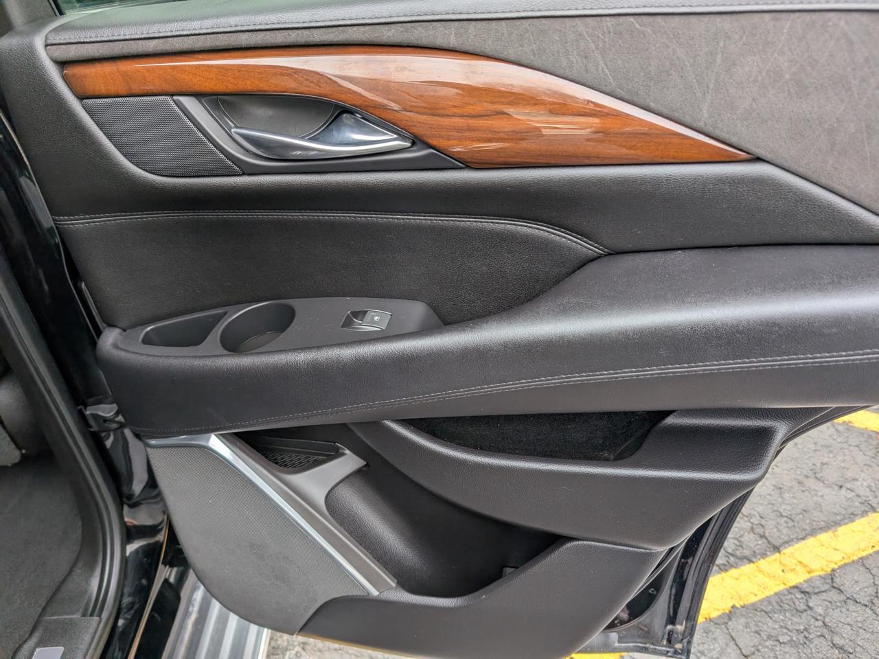 Cadillac Escalade 4WD 4dr Luxury 2018