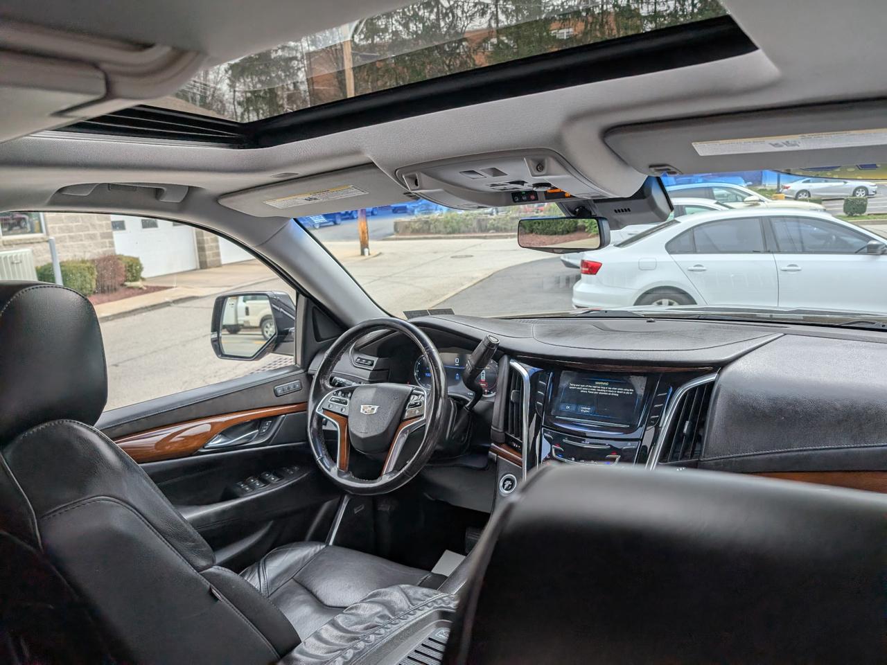 Cadillac Escalade 4WD 4dr Luxury 2018