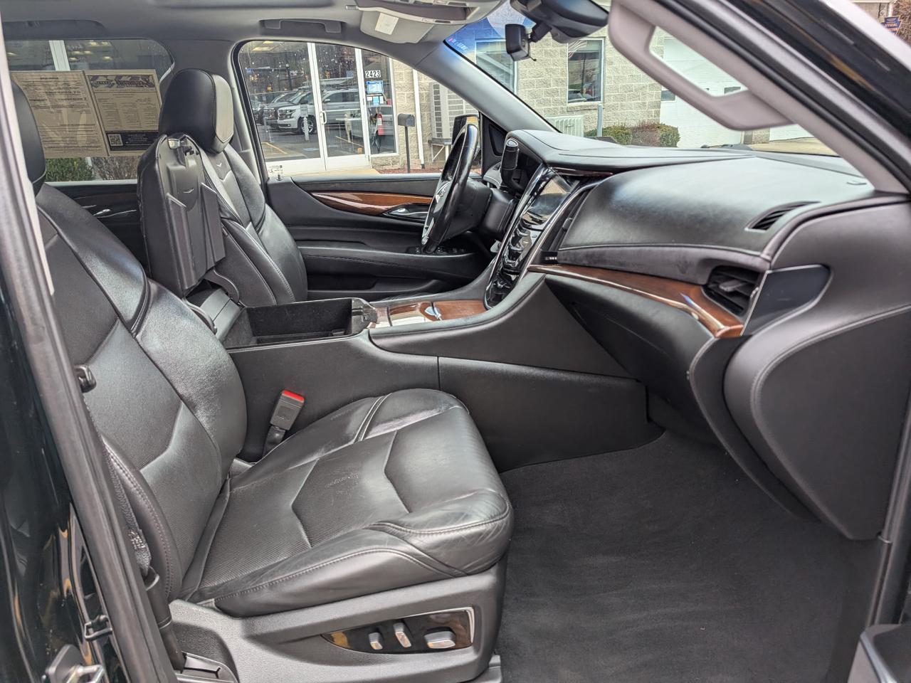 Cadillac Escalade 4WD 4dr Luxury 2018