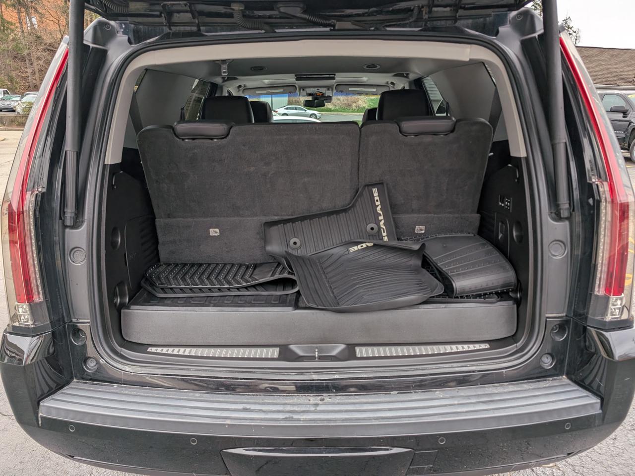 Cadillac Escalade 4WD 4dr Luxury 2018