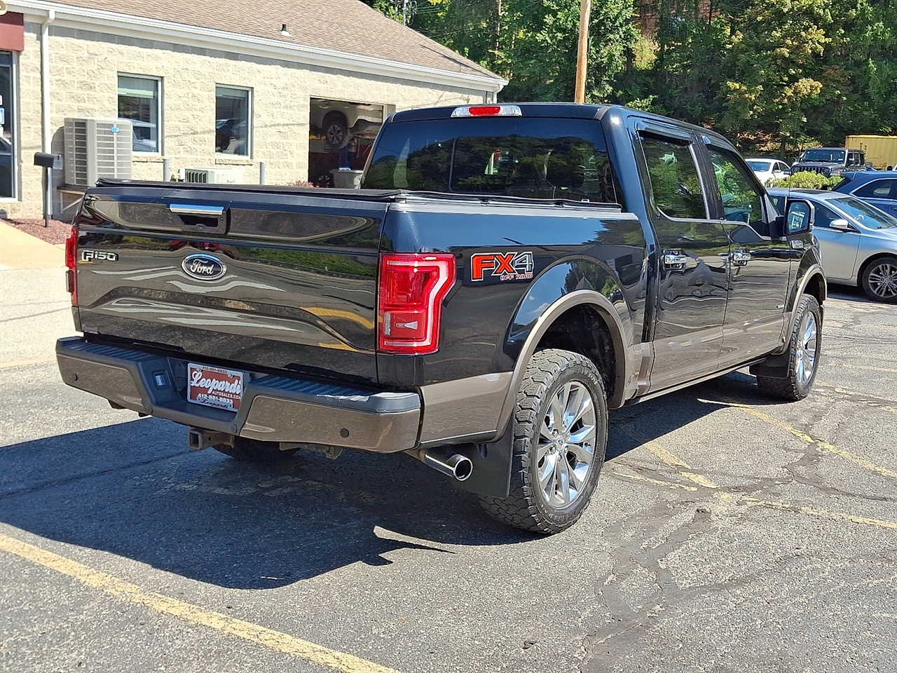 Ford F-150 4WD SuperCrew 145" Lariat 2016 Ford F-150 4WD SuperCrew 145" Lariat 2016