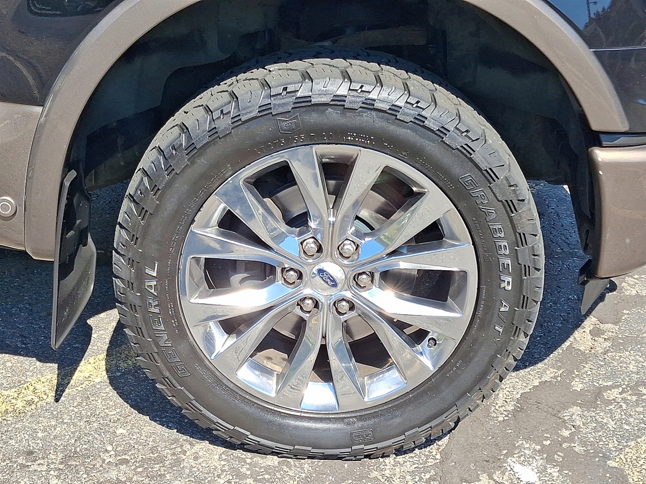 Ford F-150 4WD SuperCrew 145" Lariat 2016 Ford F-150 4WD SuperCrew 145" Lariat 2016