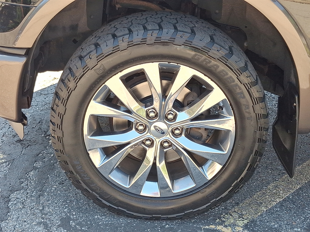 Ford F-150 4WD SuperCrew 145" Lariat 2016 Ford F-150 4WD SuperCrew 145" Lariat 2016