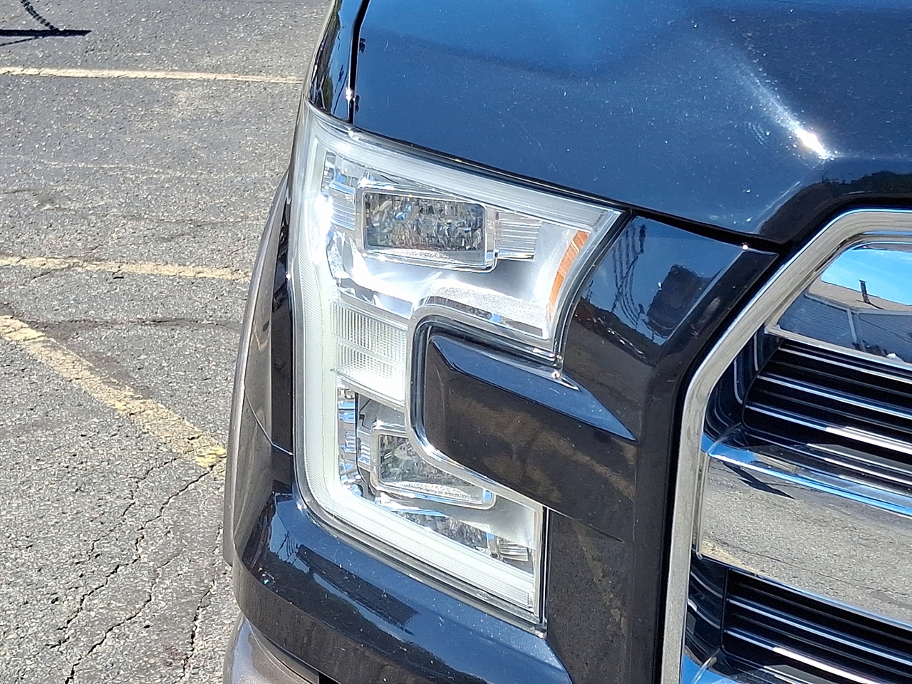 Ford F-150 4WD SuperCrew 145" Lariat 2016 Ford F-150 4WD SuperCrew 145" Lariat 2016