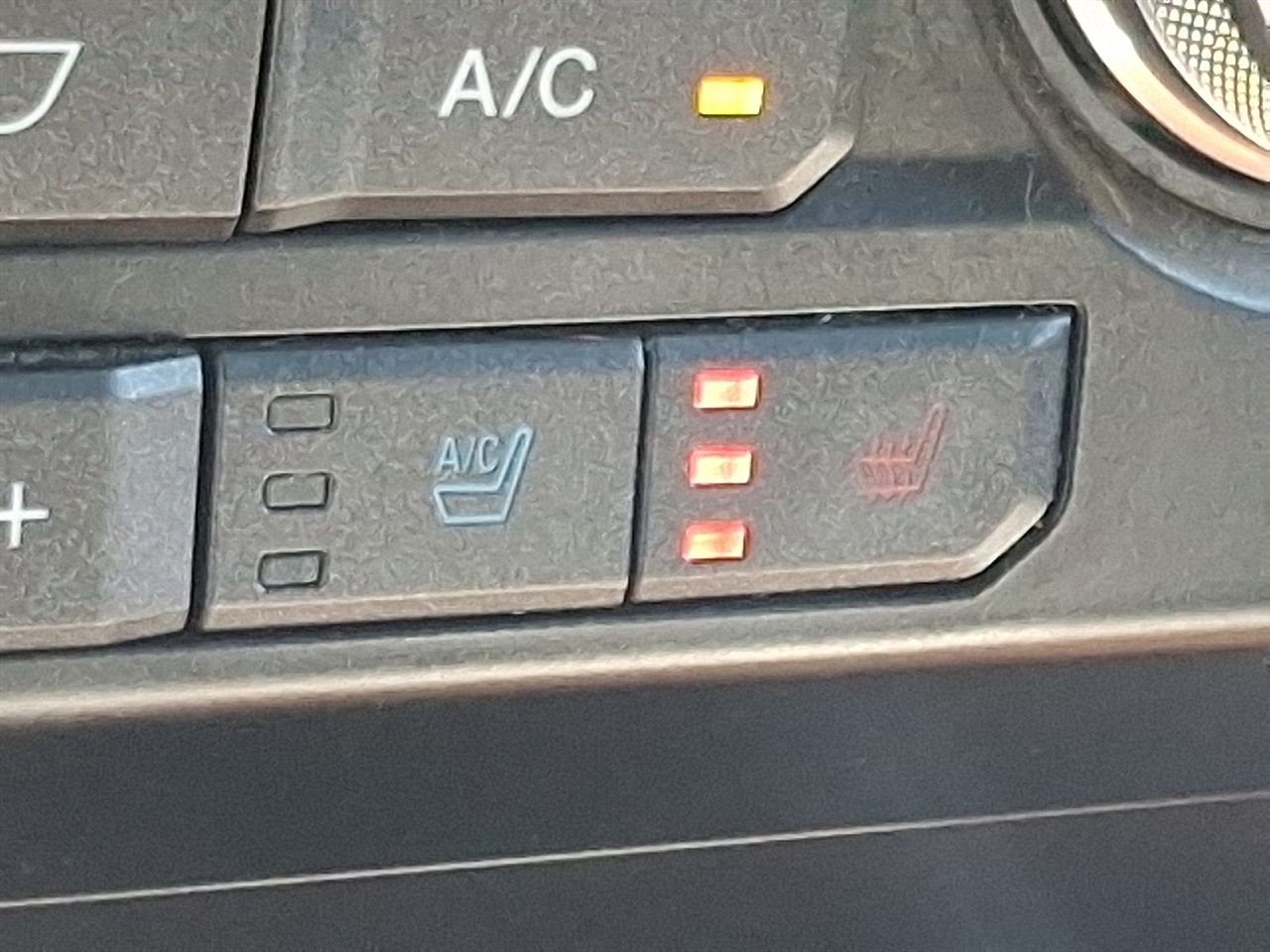 Ford F-150 4WD SuperCrew 145" Lariat 2016 Ford F-150 4WD SuperCrew 145" Lariat 2016