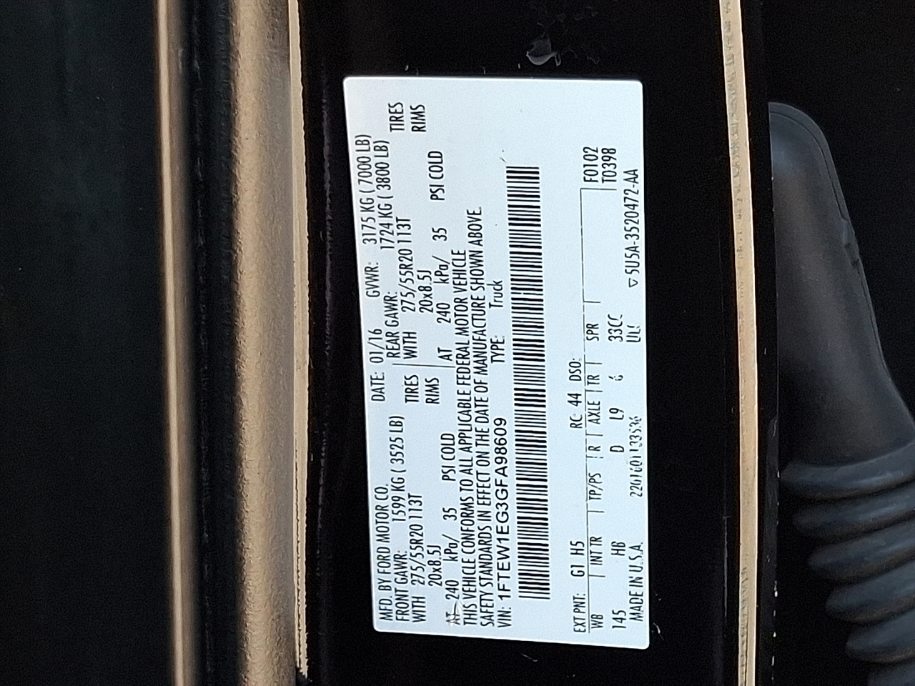 Ford F-150 4WD SuperCrew 145" Lariat 2016 Ford F-150 4WD SuperCrew 145" Lariat 2016