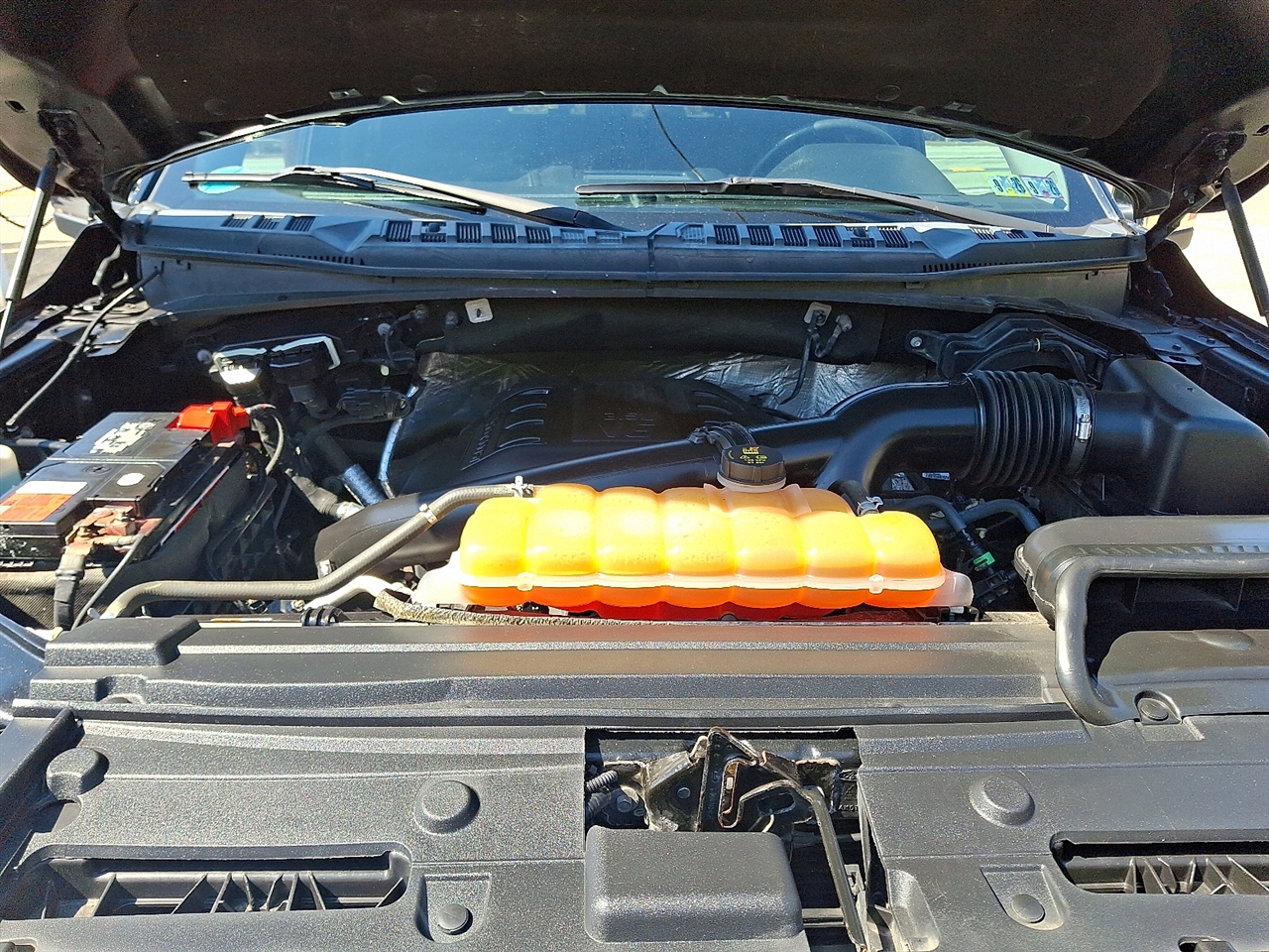 Ford F-150 4WD SuperCrew 145" Lariat 2016 Ford F-150 4WD SuperCrew 145" Lariat 2016