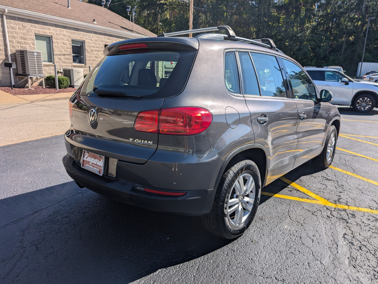 2016 Volkswagen Tiguan R-Line SEL photo 4