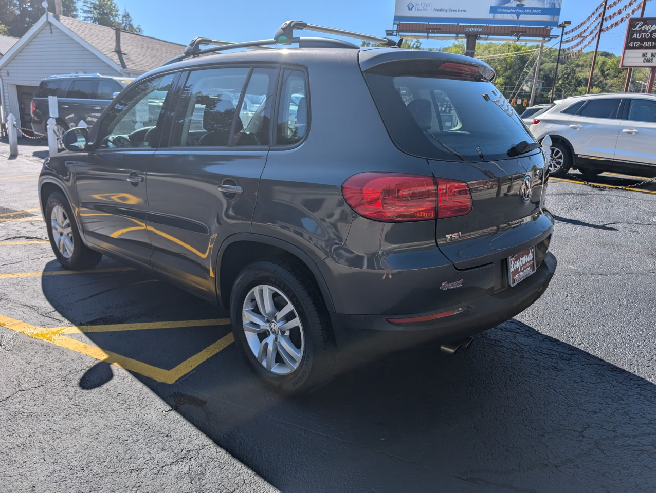 2016 Volkswagen Tiguan R-Line SEL photo 2