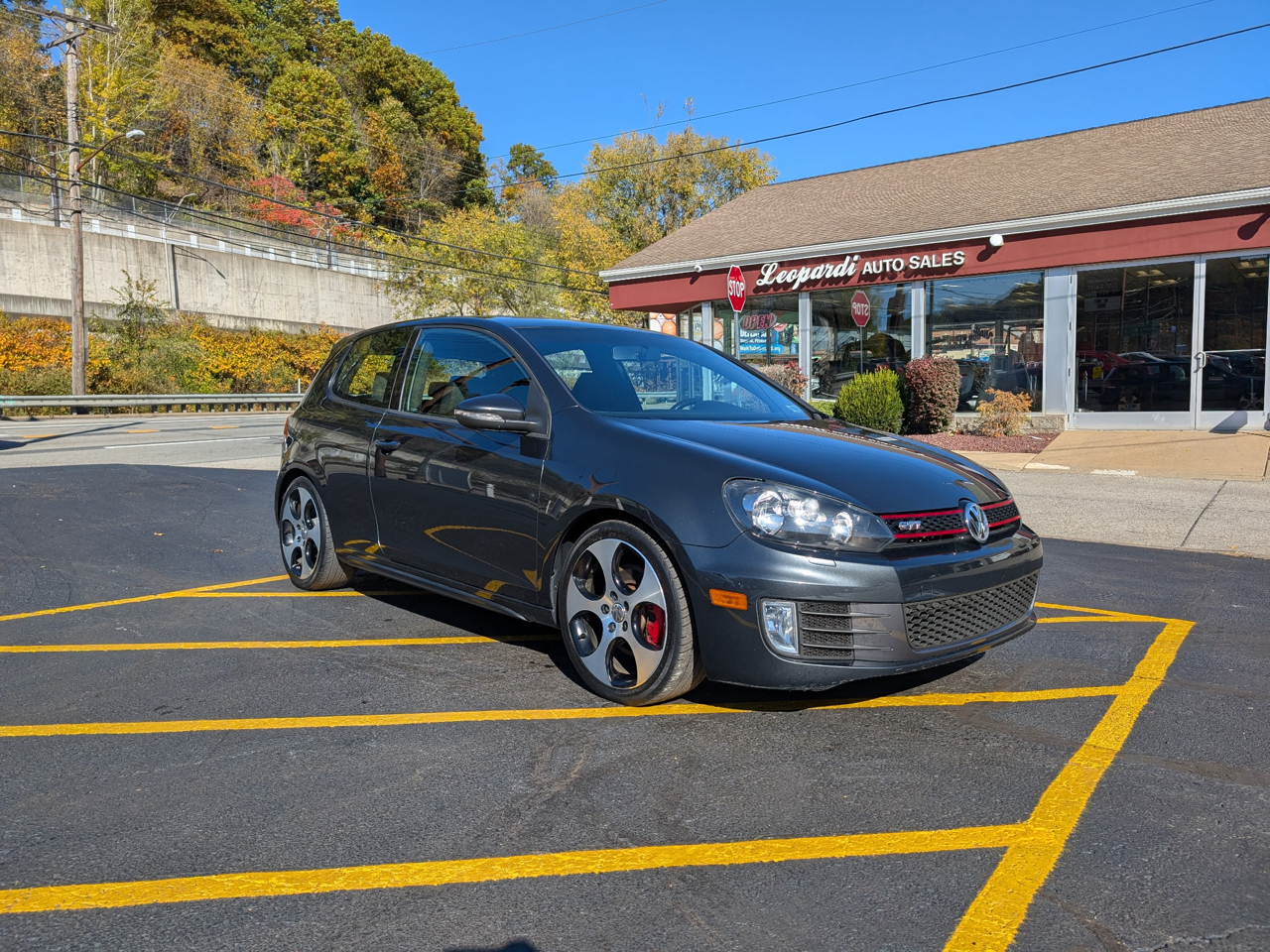 2012 Volkswagen GTI 2dr HB DSG w/Sunroof & Navi PZEV