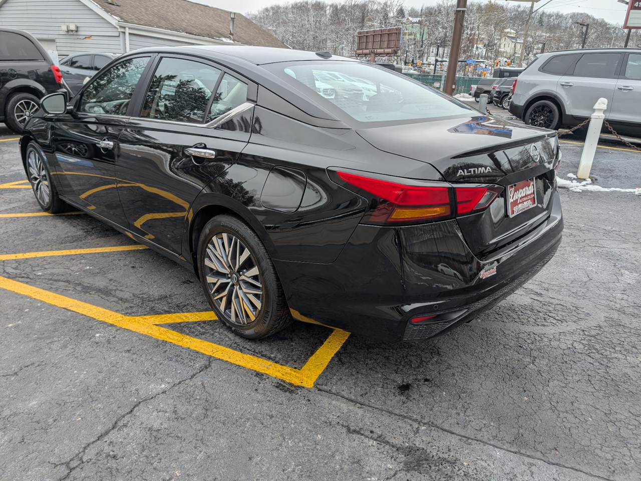 Nissan Altima 2.5 SV Sedan 2023