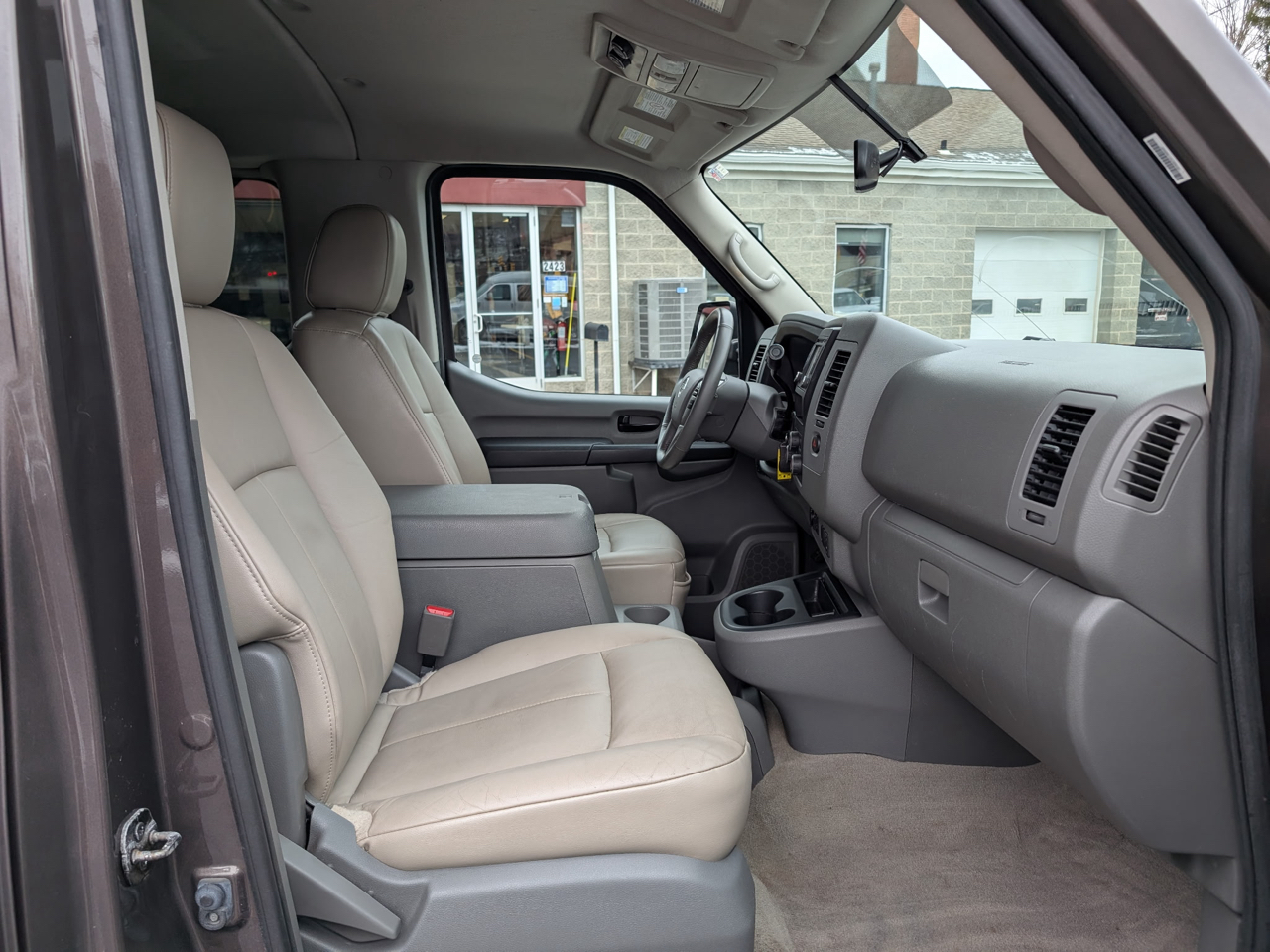 Nissan NV Passenger NV3500 HD SL V8 2018