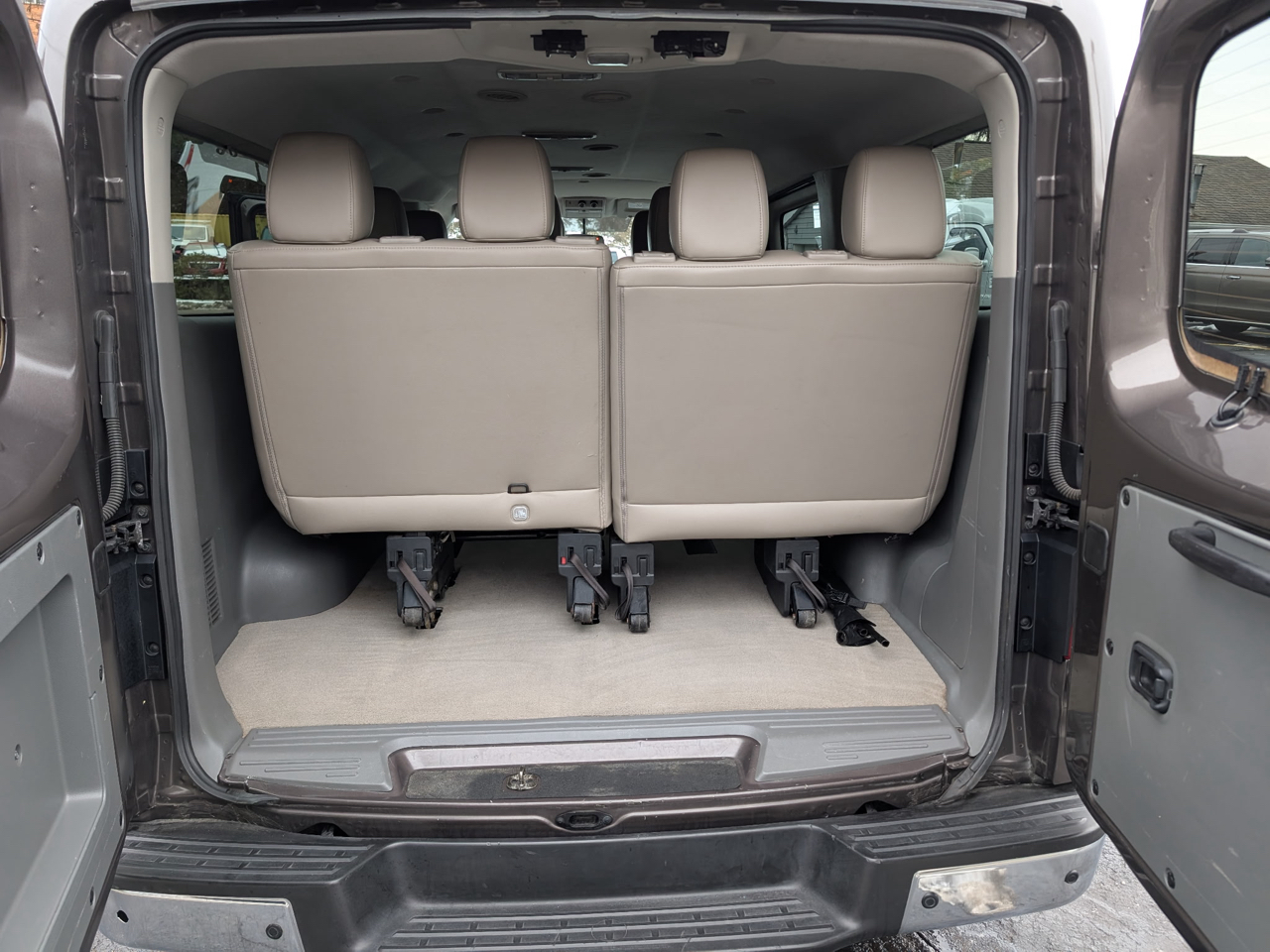 Nissan NV Passenger NV3500 HD SL V8 2018