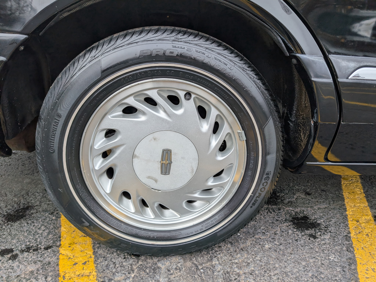 Lincoln Continental 4dr Sdn 1998