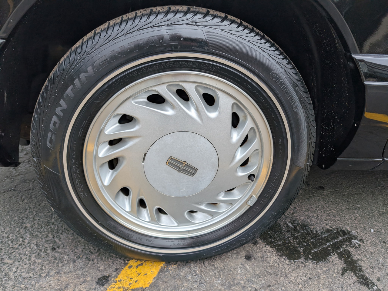 Lincoln Continental 4dr Sdn 1998