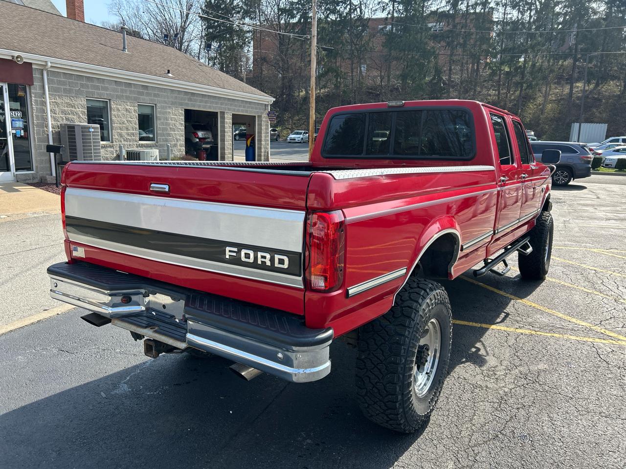 Ford F-350 Crew Cab Styleside 168" WB SRW 4WD 1993