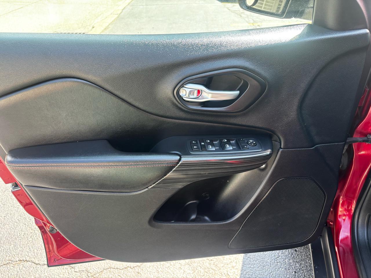 Jeep Cherokee 4WD 4dr Trailhawk 2015