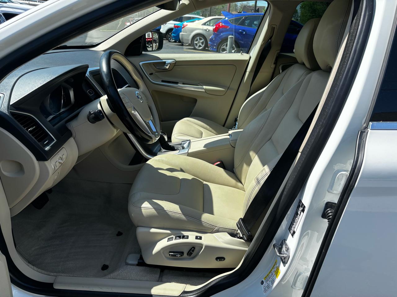 Volvo XC60 2015.5 FWD 4dr T5 Drive-E Premier 2015