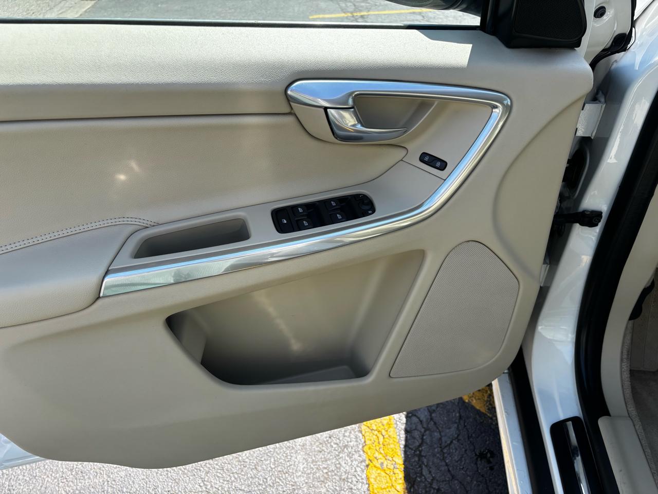 Volvo XC60 2015.5 FWD 4dr T5 Drive-E Premier 2015