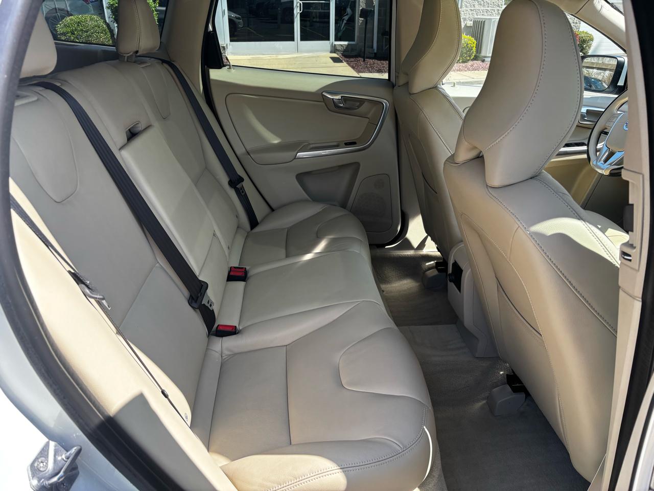 Volvo XC60 2015.5 FWD 4dr T5 Drive-E Premier 2015