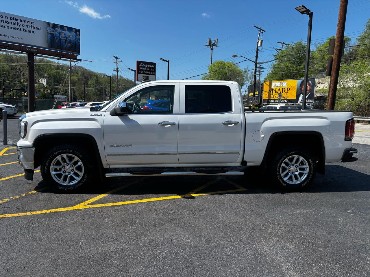 GMC Sierra 1500 4WD Crew Cab 143.5" SLT 2017