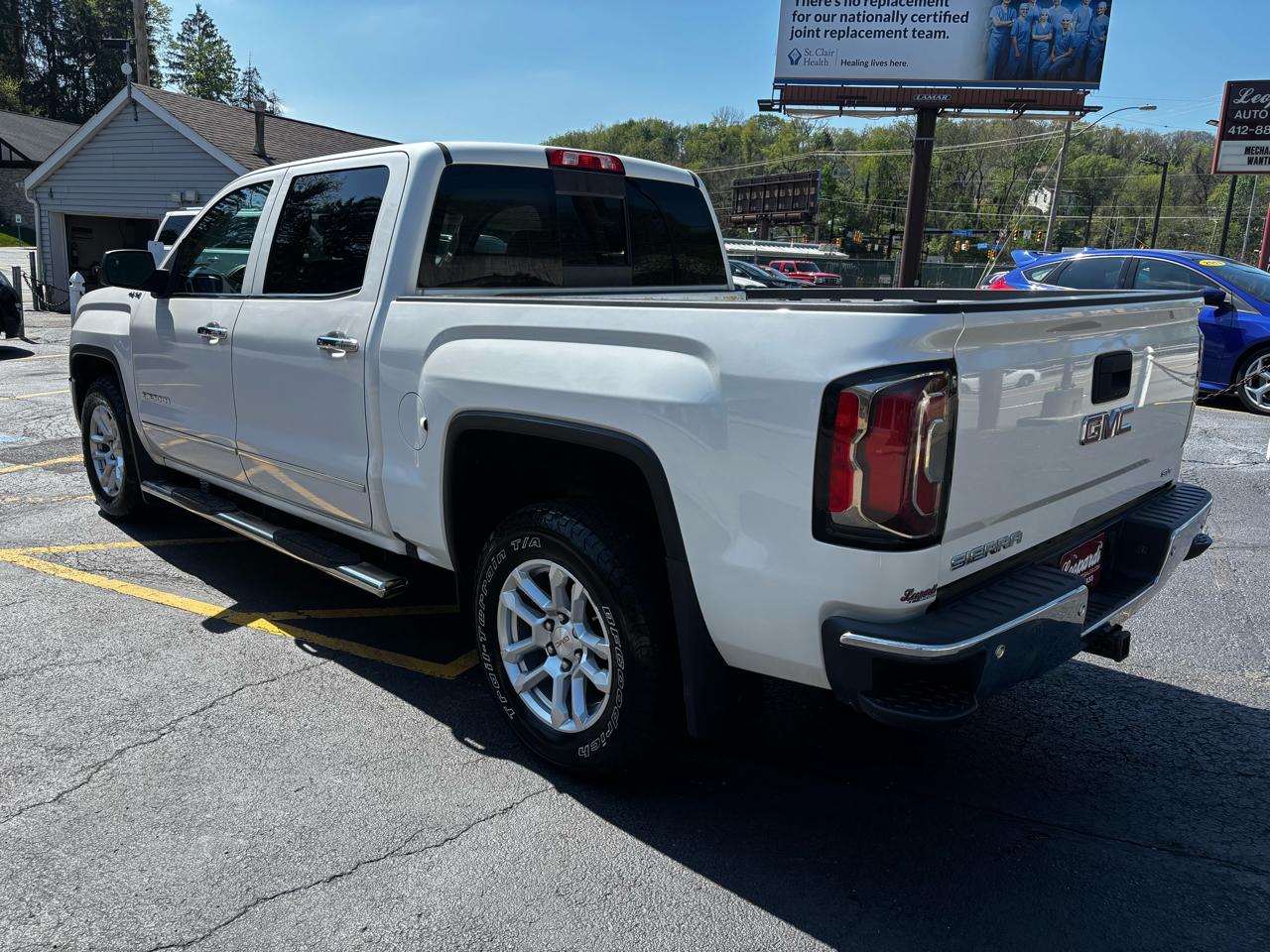 GMC Sierra 1500 4WD Crew Cab 143.5" SLT 2017