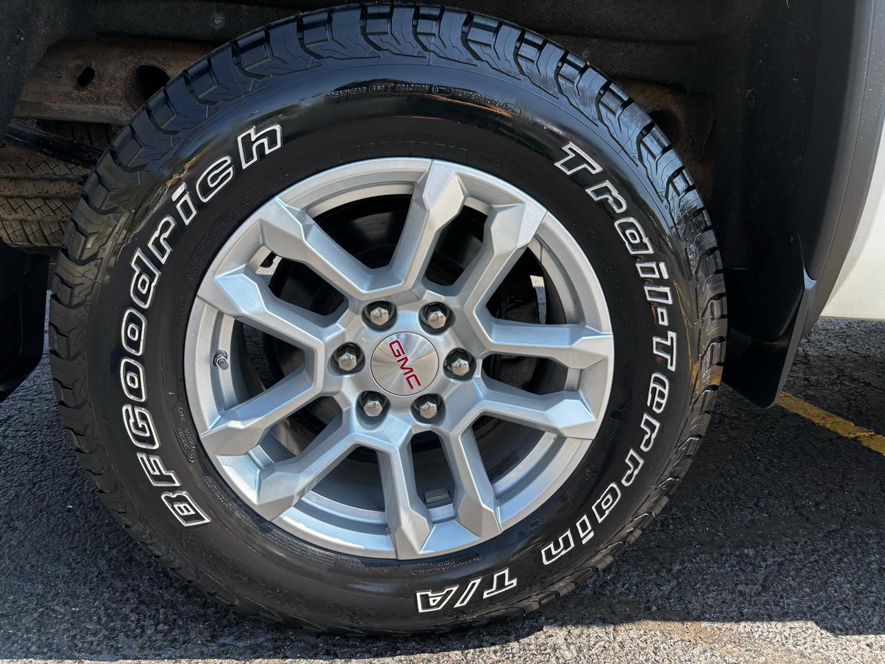 GMC Sierra 1500 4WD Crew Cab 143.5" SLT 2017