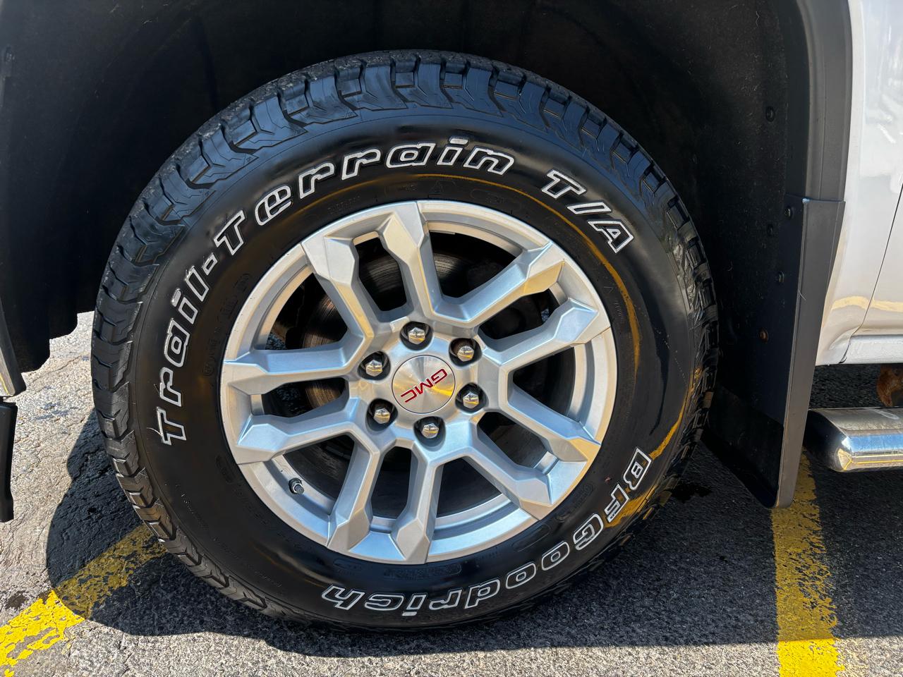 GMC Sierra 1500 4WD Crew Cab 143.5" SLT 2017