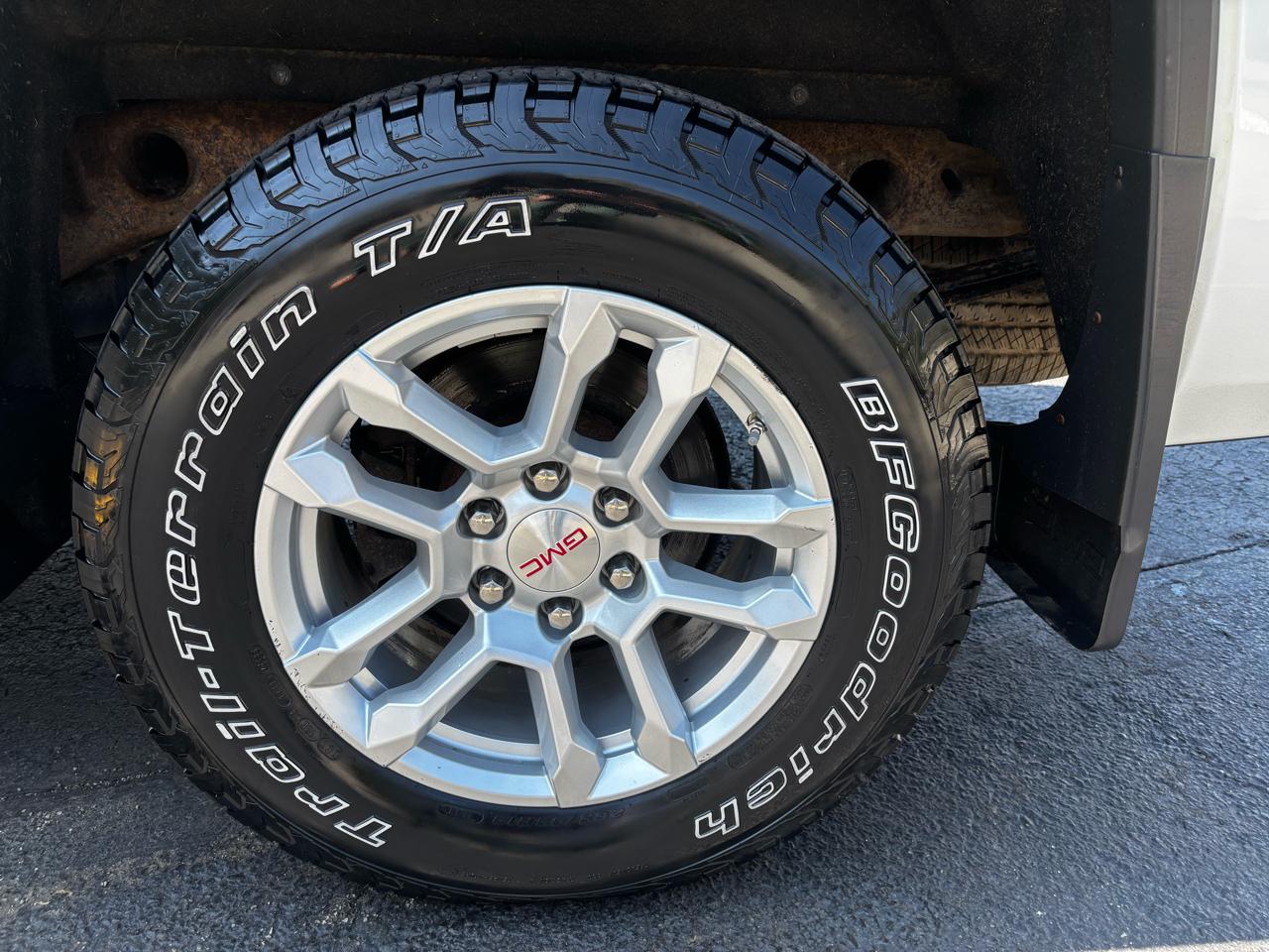 GMC Sierra 1500 4WD Crew Cab 143.5" SLT 2017