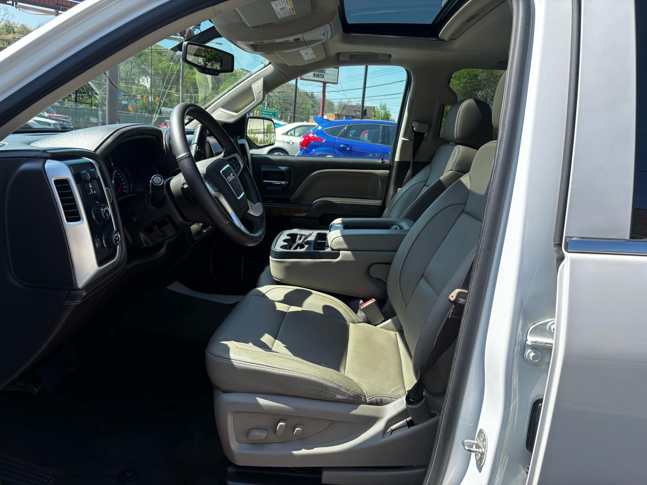 GMC Sierra 1500 4WD Crew Cab 143.5" SLT 2017