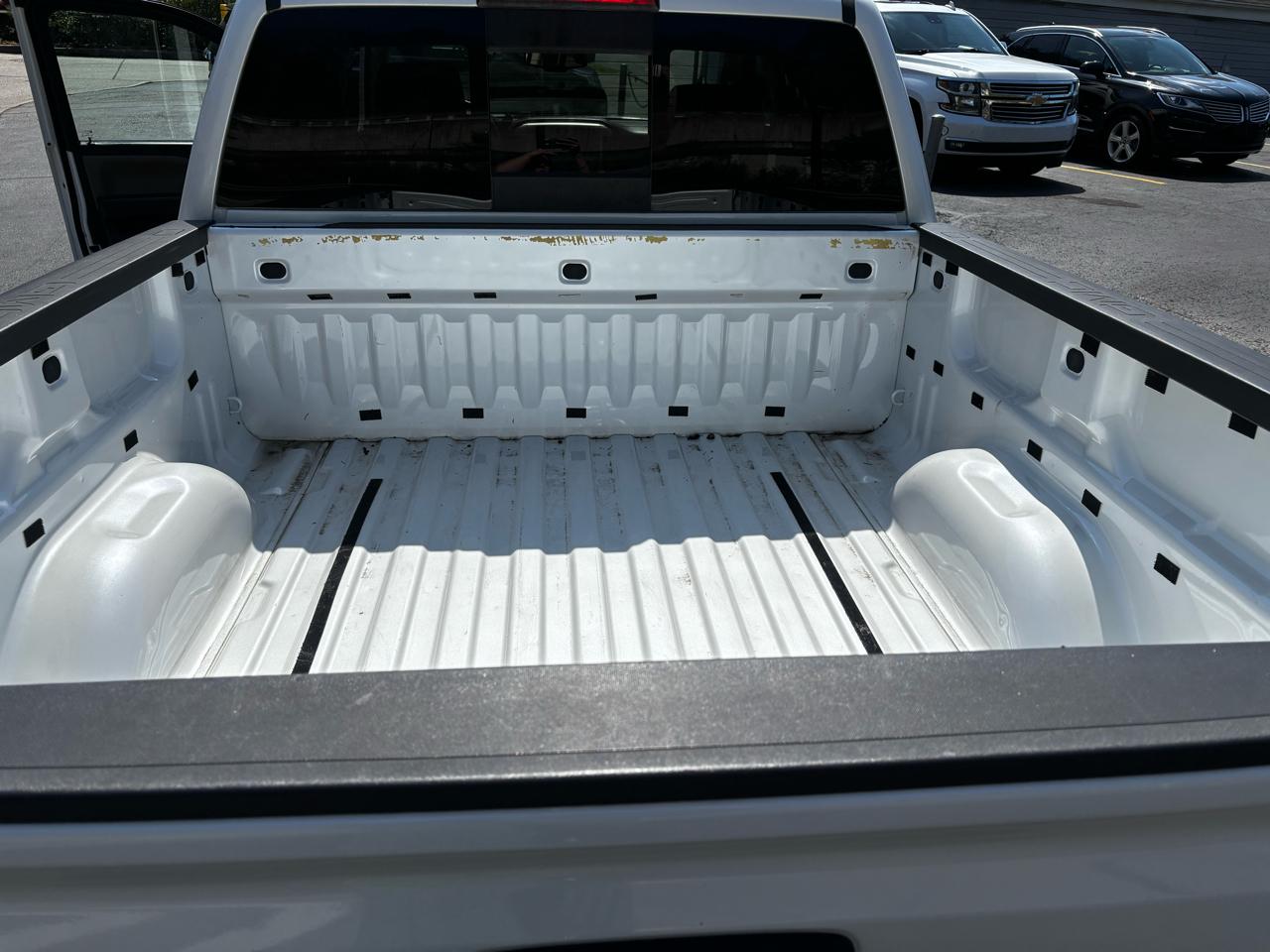 GMC Sierra 1500 4WD Crew Cab 143.5" SLT 2017