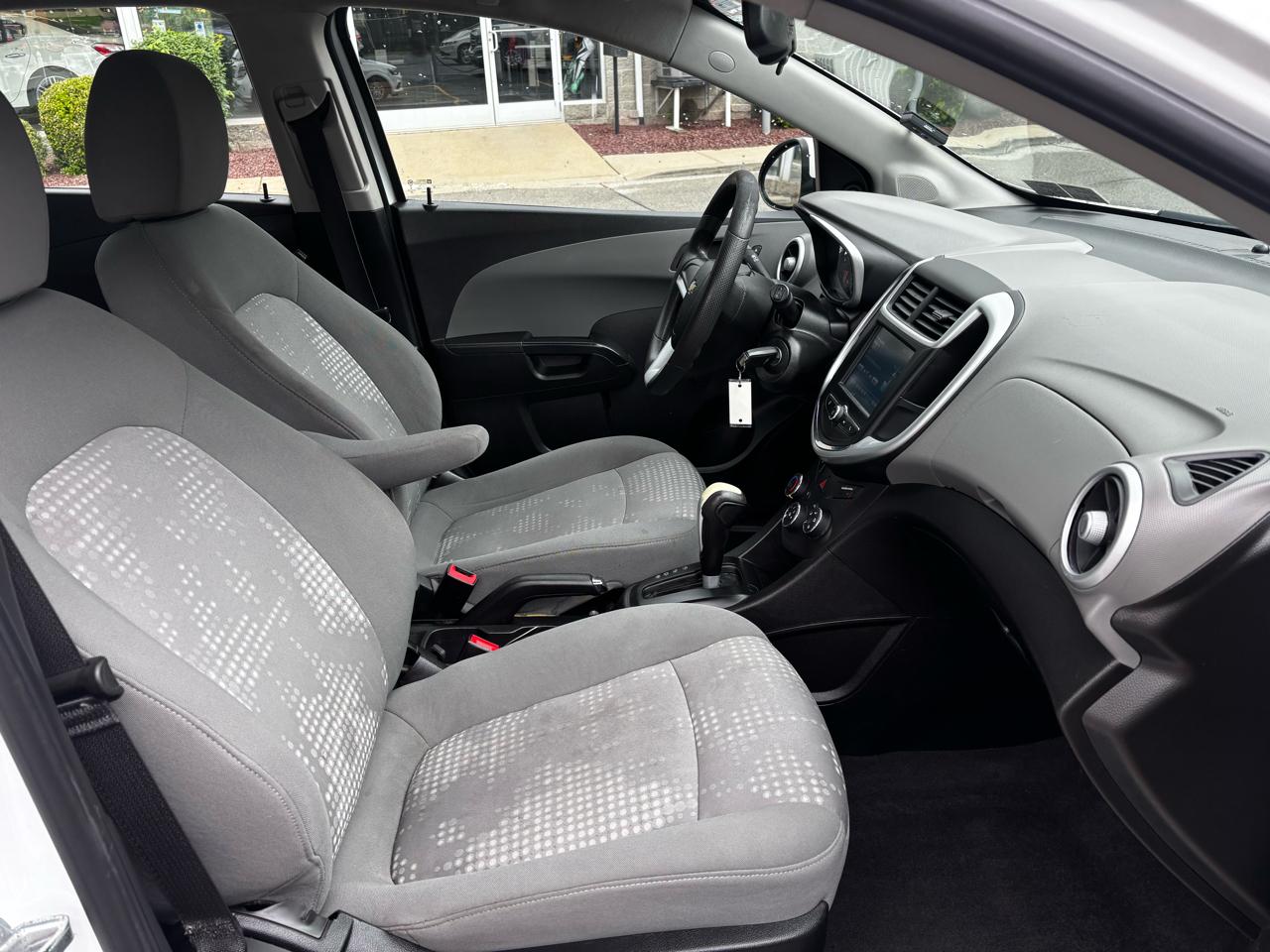 Chevrolet Sonic 5dr HB Auto LT w/1FL 2017
