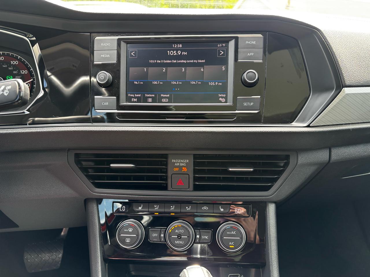 Volkswagen Jetta R-Line Auto w/SULEV 2019